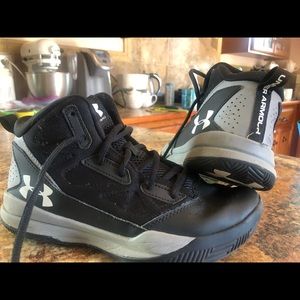 Boys 6Y Under Armour